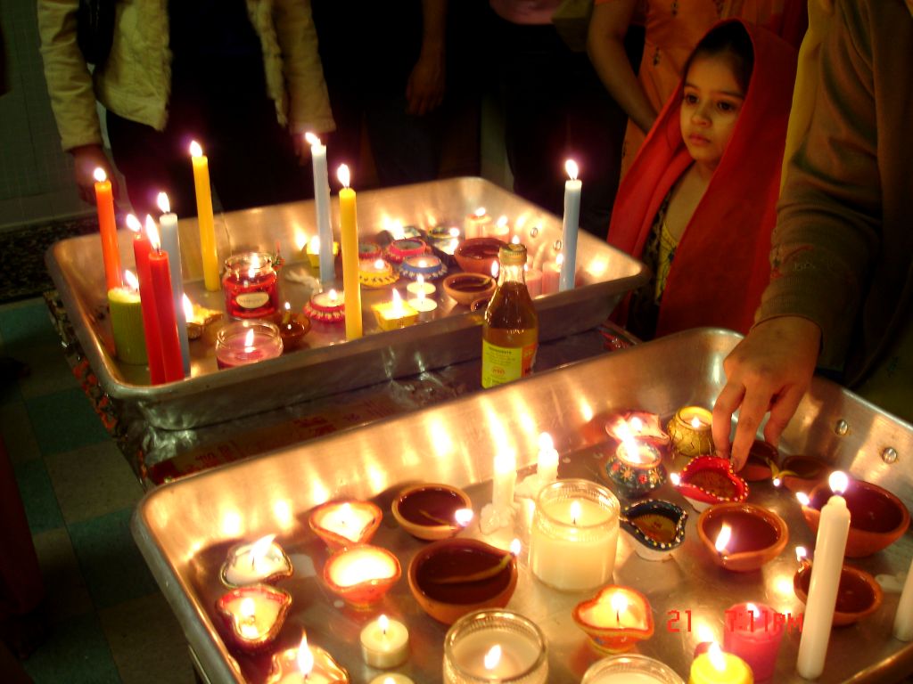 The image “http://www.lehigh.edu/~amsp/diwali%20candles%20gurdwara.jpg” cannot be displayed, because it contains errors.