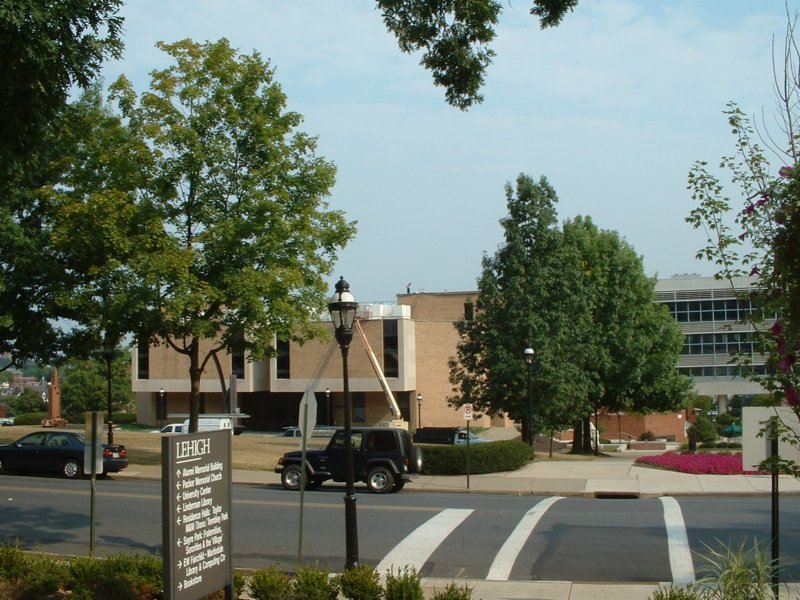 newearthsciencebuilding.jpg